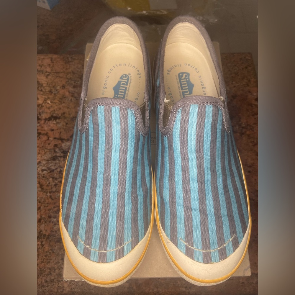 Simple shoes brand. Worn once. Size 8.5W.